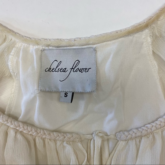 White Short Sleeve Blouse with ruffle collar - Picture 4 of 6